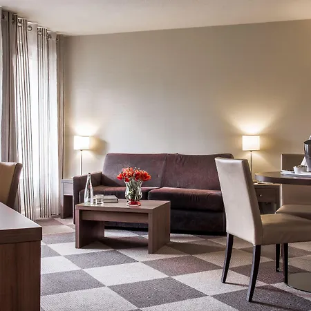 Appart hôtel Résidence La Réserve Genève Voltaire 4*